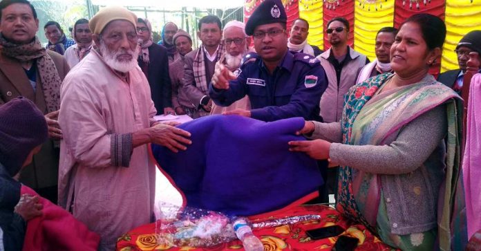 নড়াইলে সম্মিলনী বন্ধু কল্যাণ ট্রাষ্টের উদ্যোগে তিন শতাধিক শীতার্তদের মাঝে কম্বল বিতরণ