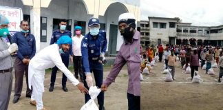 নড়াইলে বেসরকারী সংস্থা ব্যুরো বাংলাদেশ এর পক্ষে অসহায়দের মাঝে খাদ্য সামগ্রী বিতরণ