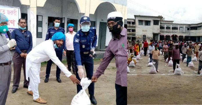 নড়াইলে বেসরকারী সংস্থা ব্যুরো বাংলাদেশ এর পক্ষে অসহায়দের মাঝে খাদ্য সামগ্রী বিতরণ