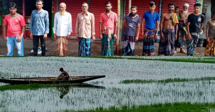 নড়াইলে স্লুইচগেট খুলে লবন পানি ঢো'কানোর প্রতিবাদে মানববন্ধন