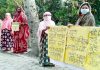 ধ'র্ষ'ণসহ না'রী নি'পী'ড়নের প্রতিবা'দে নড়াইলের কালিয়ায় পল্লীসমাজের মানববন্ধন অনুষ্ঠিত