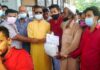 পরিবহন শ্রমিকদের পাশে মাশরাফী