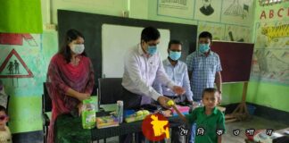 খাতা-পেন্সিলের পসরা নিয়ে বসলেন ইউএনও