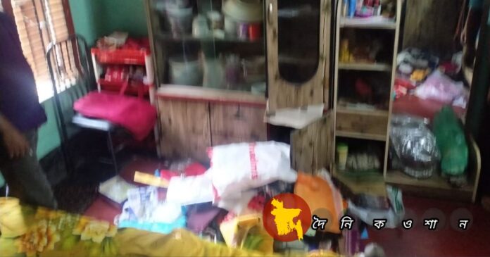 বাঘারপাড়ায় দুধর্ষ ডাকাতি টাকা ও স্বর্ণালঙ্কার লুট