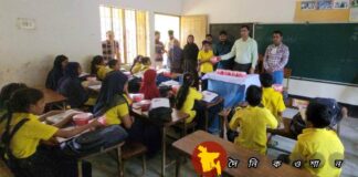 মায়ের হাতের পুস্টিকর খাবার খেয়ে সযতনে বেড়ে উঠুক শিশুরা, টিফিন বক্স বিতরণে : ইউএনও 