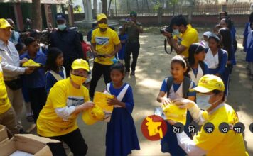 জাপানী বন্ধুদের উপহারে সিক্ত নড়াইলের তিন শতাধিক কোমলমতি শিক্ষার্থী