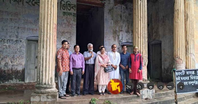 প্রত্নতত্ত্ব অধিদপ্তরের মহাপরিচালক নড়াইলের ১৬টি পুরাকীর্তি পরিদর্শন