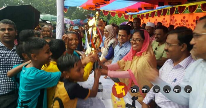 বঙ্গবন্ধু ও বঙ্গমাতা প্রাথমিক বিদ্যালয় ফুটবল টুর্নামেন্টে দক্ষিণ বাগডাঙ্গা ও জঙ্গলগ্রাম চ্যাম্পিয়ন